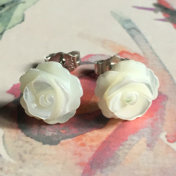 New! White Rose Stud Earrings - Picture 3 of 9